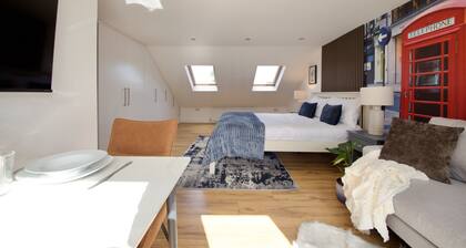LOFT Studio Flat in North London
