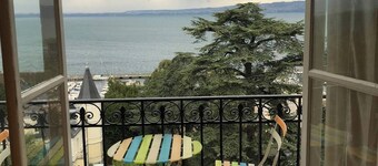 Standing apartment Evian les Bains, lake view and covered parking lot