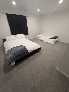 6 chambres, fer et planche à repasser, accès Internet, draps fournis