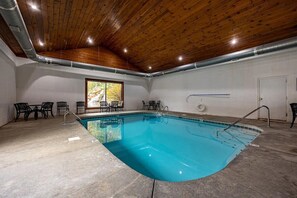 Innendørsbasseng og utendørsbasseng