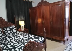 Chambre Double, salle de bains privée