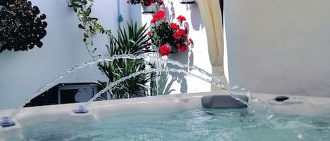 Baignoire à remous extérieure