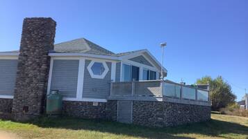 المنشأة من الخارج