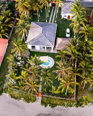 Exterior - AZUL Ocean Front, Close to Airport, Sleeps 9 (Playa El Pimental)