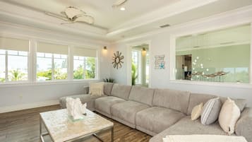 TV, peis og bordtennis