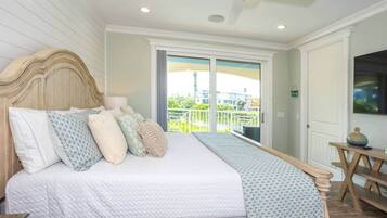 4 bedrooms, in-room safe, iron/ironing board, WiFi