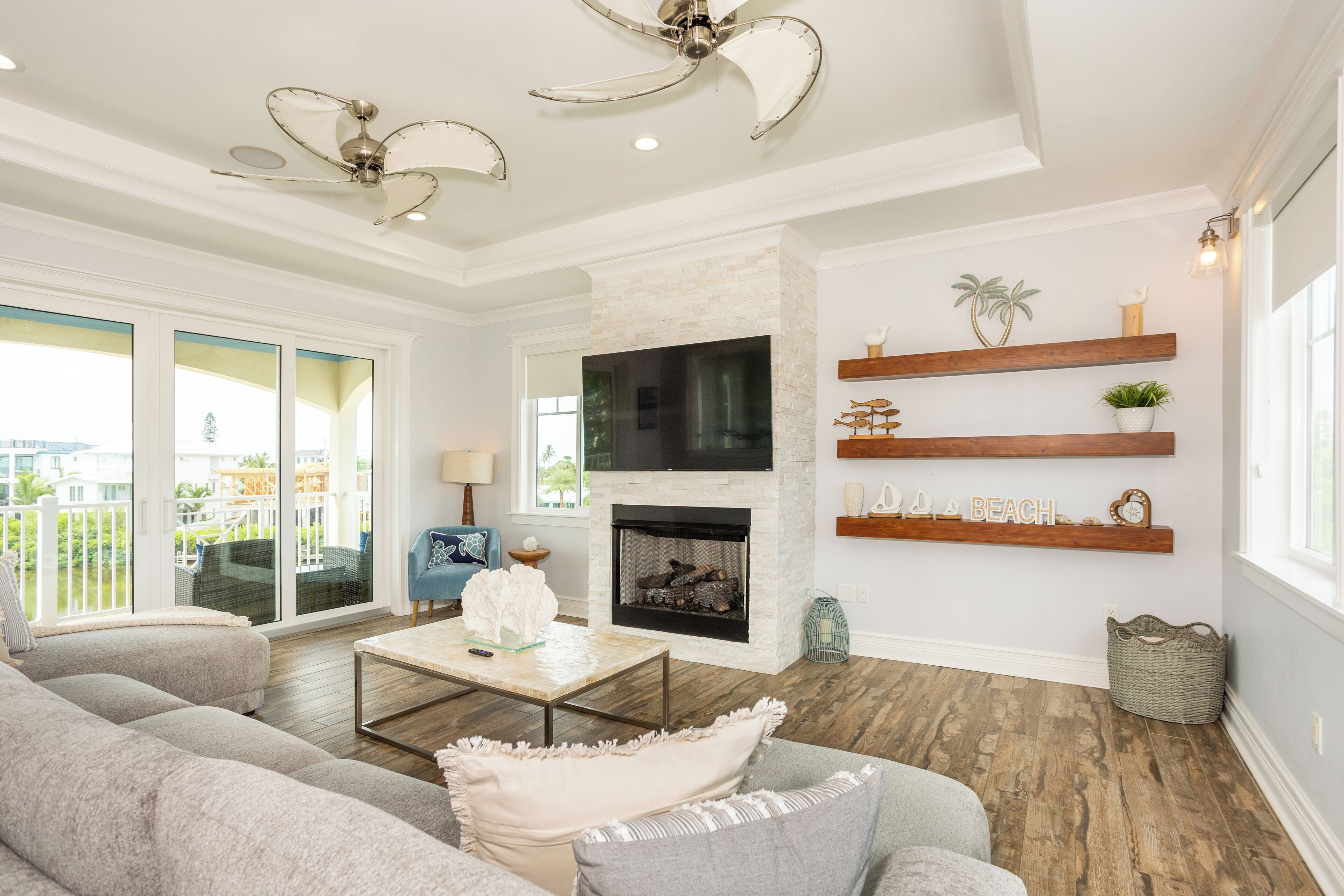 TV, peis og bordtennis