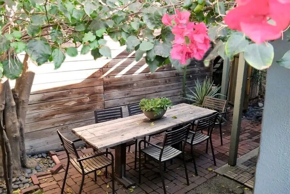 Ulkoruokailutilat