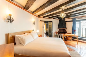 5 quartos, ferros/tábuas de passar roupa, Wi-Fi, roupa de cama