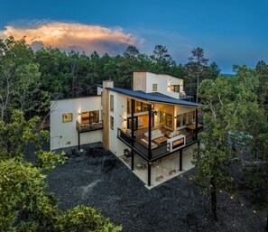 المنشأة من الخارج