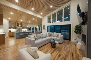 TV connectée, cheminée, jeux vidéo