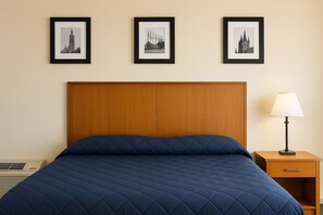 Studio – deluxe | Skrivebord, skrivebord for bærbar PC og wi-fi (inkludert)