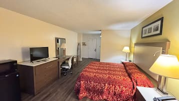 Deluxe Studio | Desk, laptop workspace, free WiFi