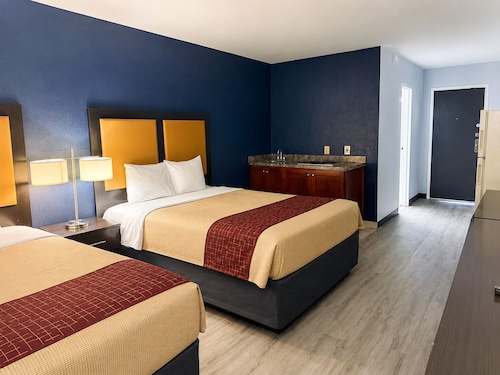 COUNTRY HOST INN