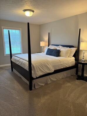 5 bedrooms, iron/ironing board, WiFi, bed sheets