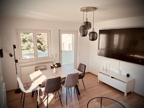 Dining - City, lake, tranquillity - Lake Constance apartment (Lochau)