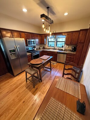 Mikrowelle, Ofen, Herdplatte, Geschirrspüler