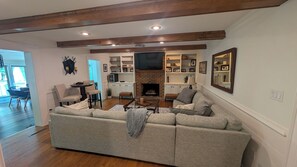 TV, fireplace