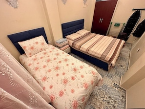 2 bedrooms, iron/ironing board, travel cot, free WiFi