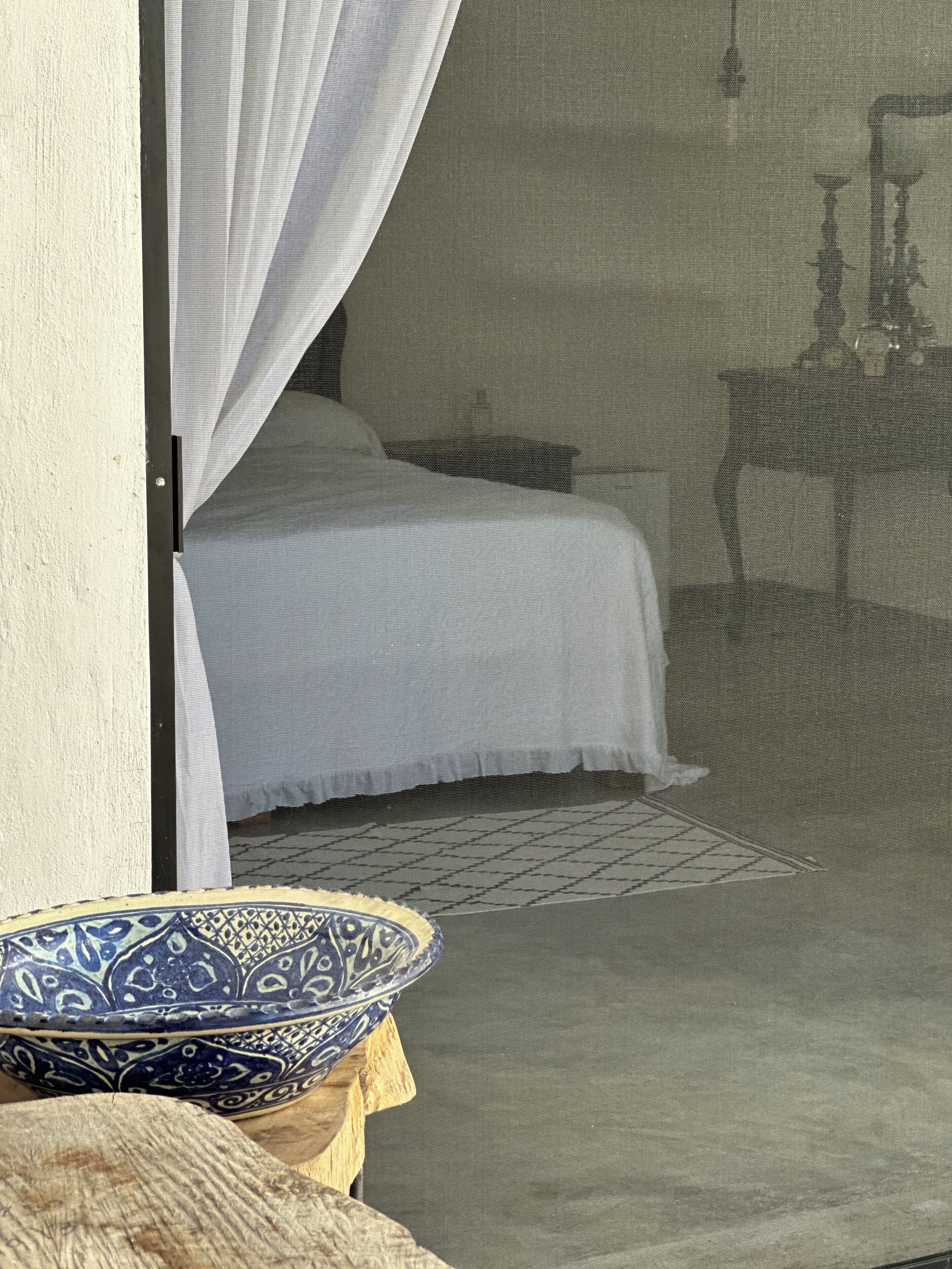 3 habitaciones, tabla de planchar con plancha, wifi y ropa de cama 