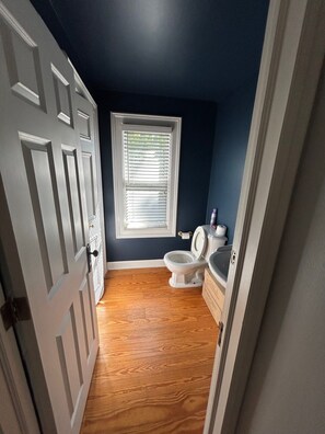 タオル、石鹸、トイレットペーパー