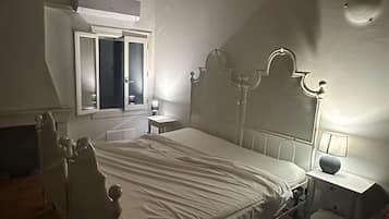 1 bedroom, internet, bed sheets