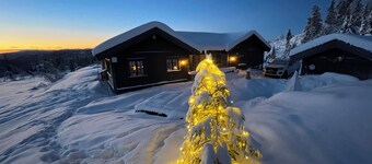 High standard mountain cabin – sauna- outdoor jacuzzi – 4 bedrooms- pet friendly