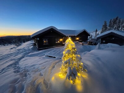 High standard mountain cabin – sauna- outdoor jacuzzi – 4 bedrooms- pet friendly