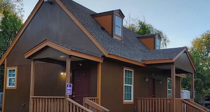 Soothing lodge with AC in San Marcos - 3 bedrooms available