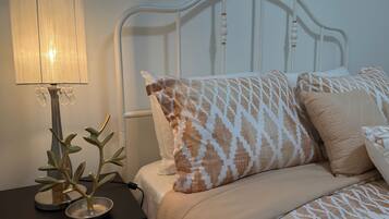 2 bedrooms, iron/ironing board, free WiFi, bed sheets