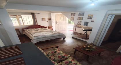 Accommodation in the center of Rio das Flores / 3 Beds / Air conditioning / Garage / Netflix
