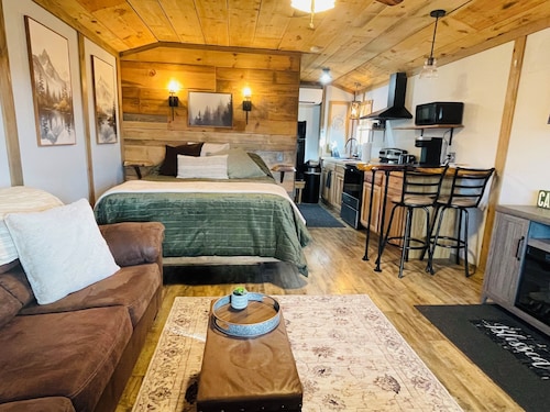 Cozy 2 bedroom cabin near Raystown Lake Region