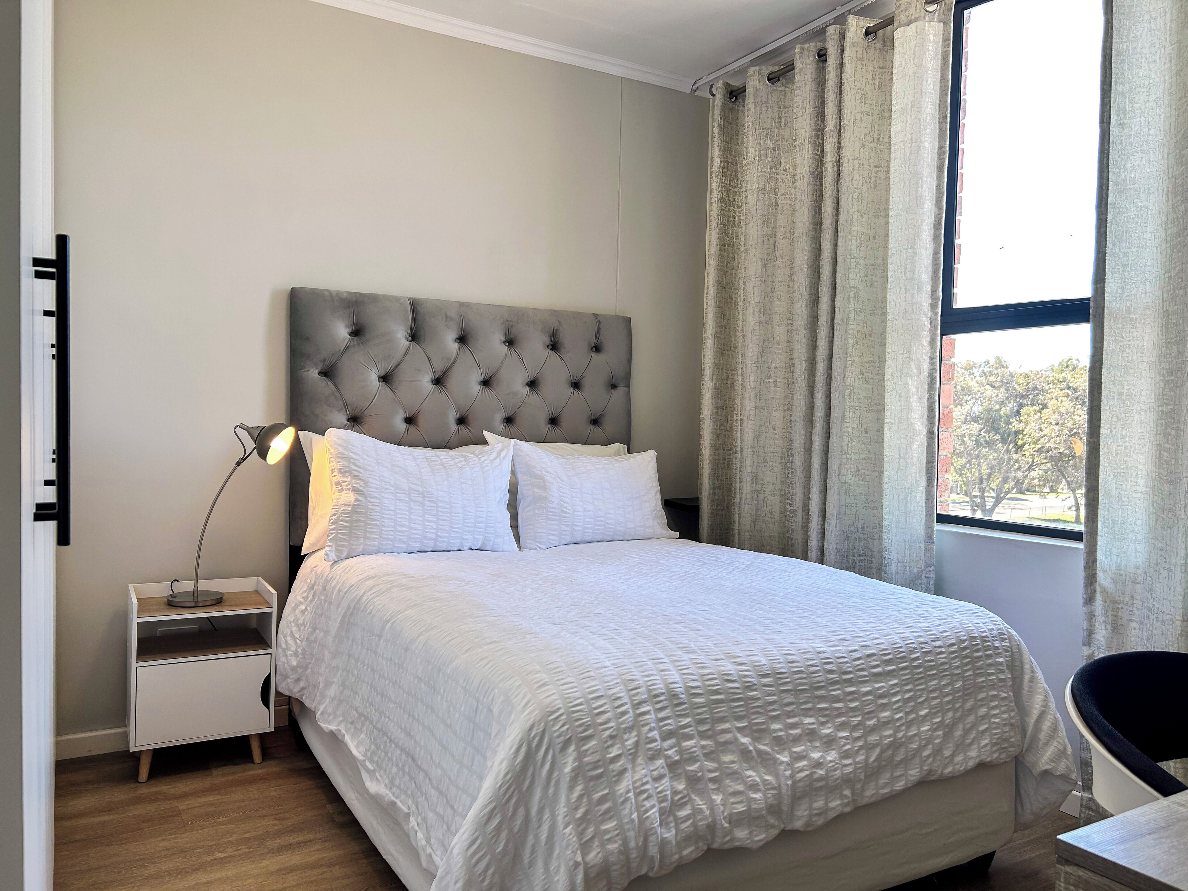 1 habitación, escritorio, tabla de planchar con plancha y wifi gratis 