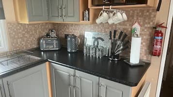 Utensilis de cuina, vaixella i coberteria