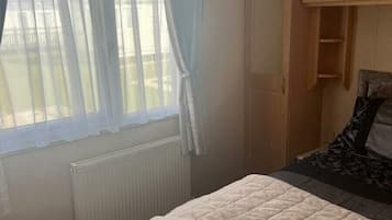 2 bedrooms, individually decorated, individually furnished, free WiFi