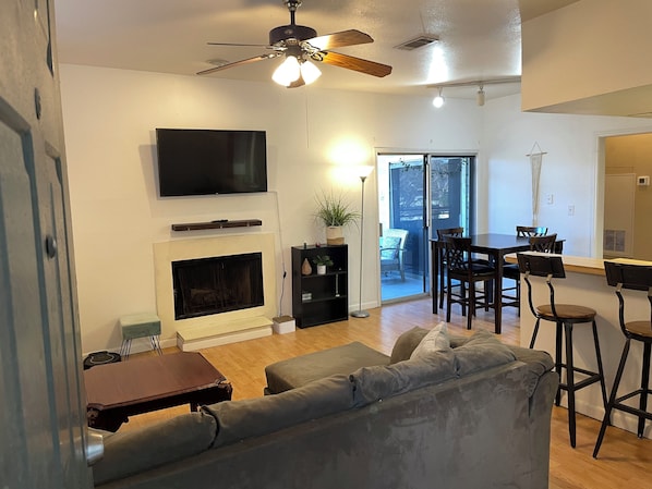 TV, fireplace