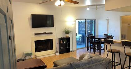 2/2 Condo in Historic District Walking Distance to EVERYTHING!!