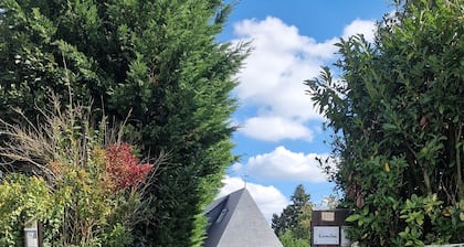 Charming 1-bedroom house in beautiful Honguemare-Guenouville with AC