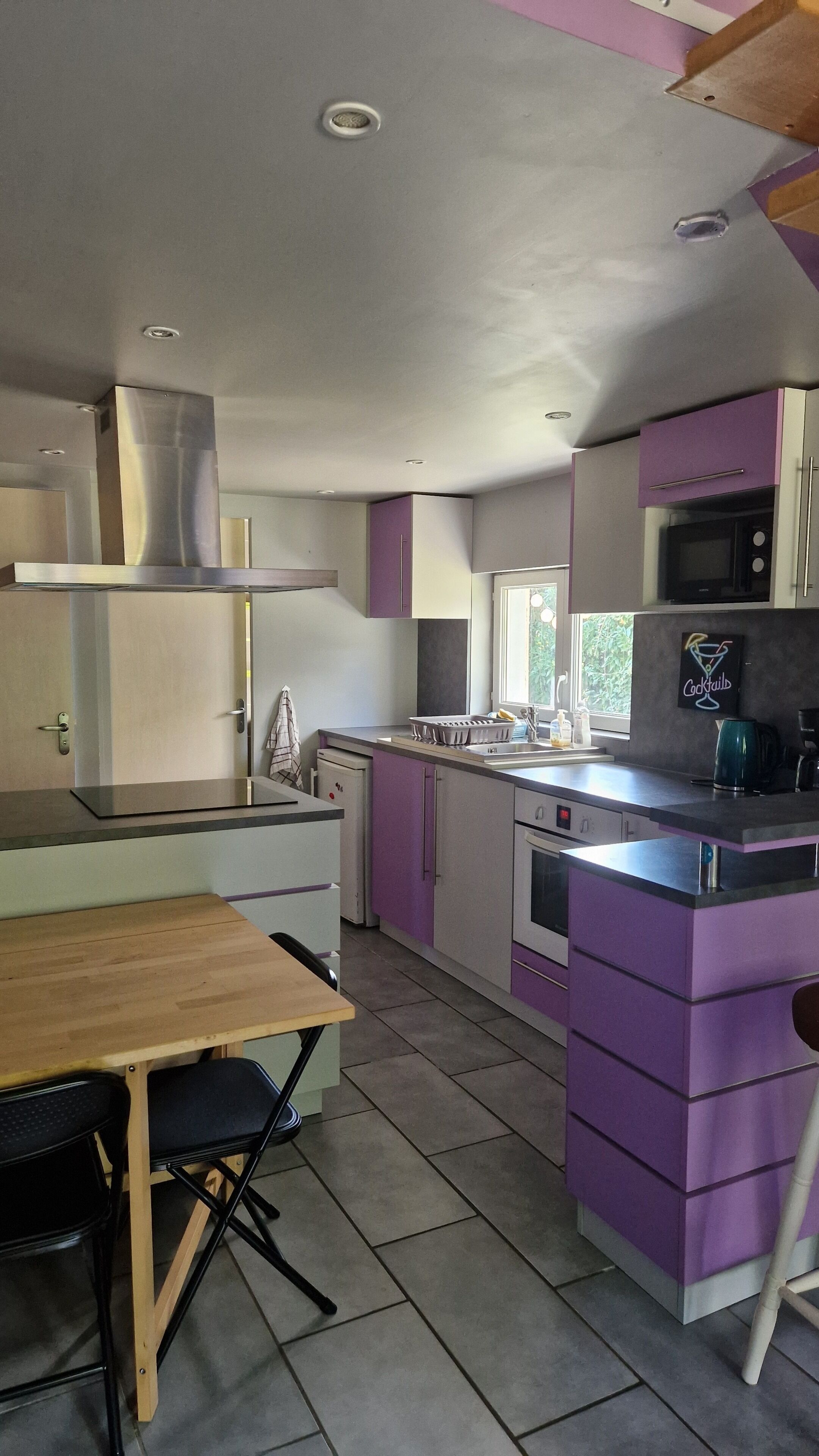 Refrigerador, microondas, horno, cafetera/tetera