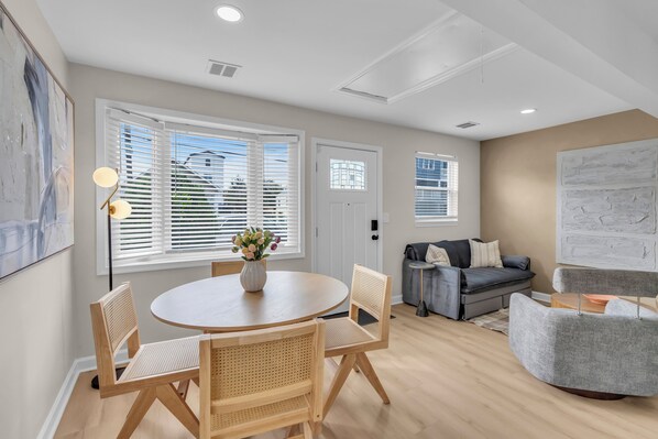 Dining - Professionally Cleaned with Linens+Towels and Pet Friendly (Seaside Heights)