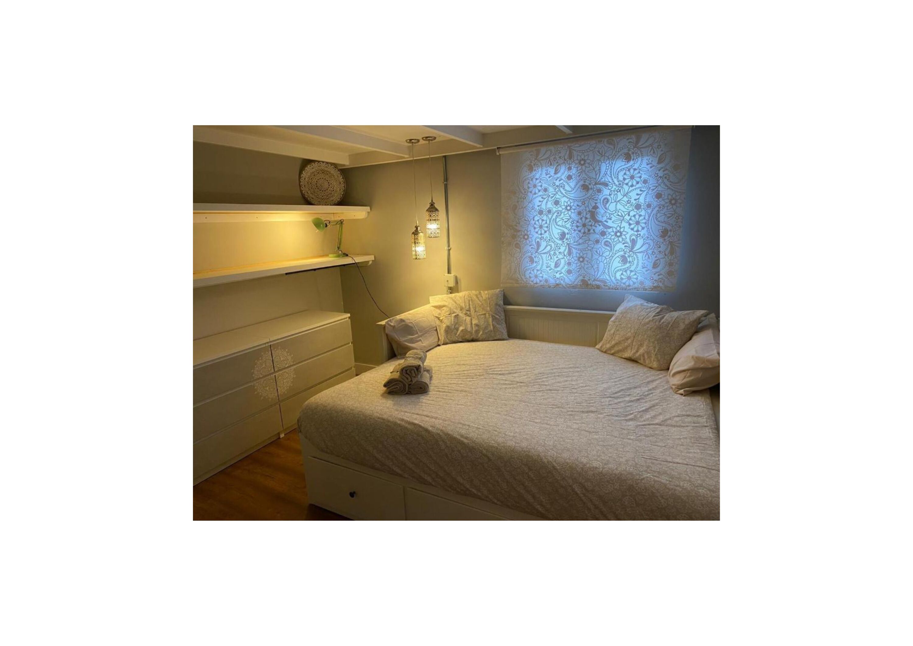 2 bedrooms, iron/ironing board, WiFi, bed sheets