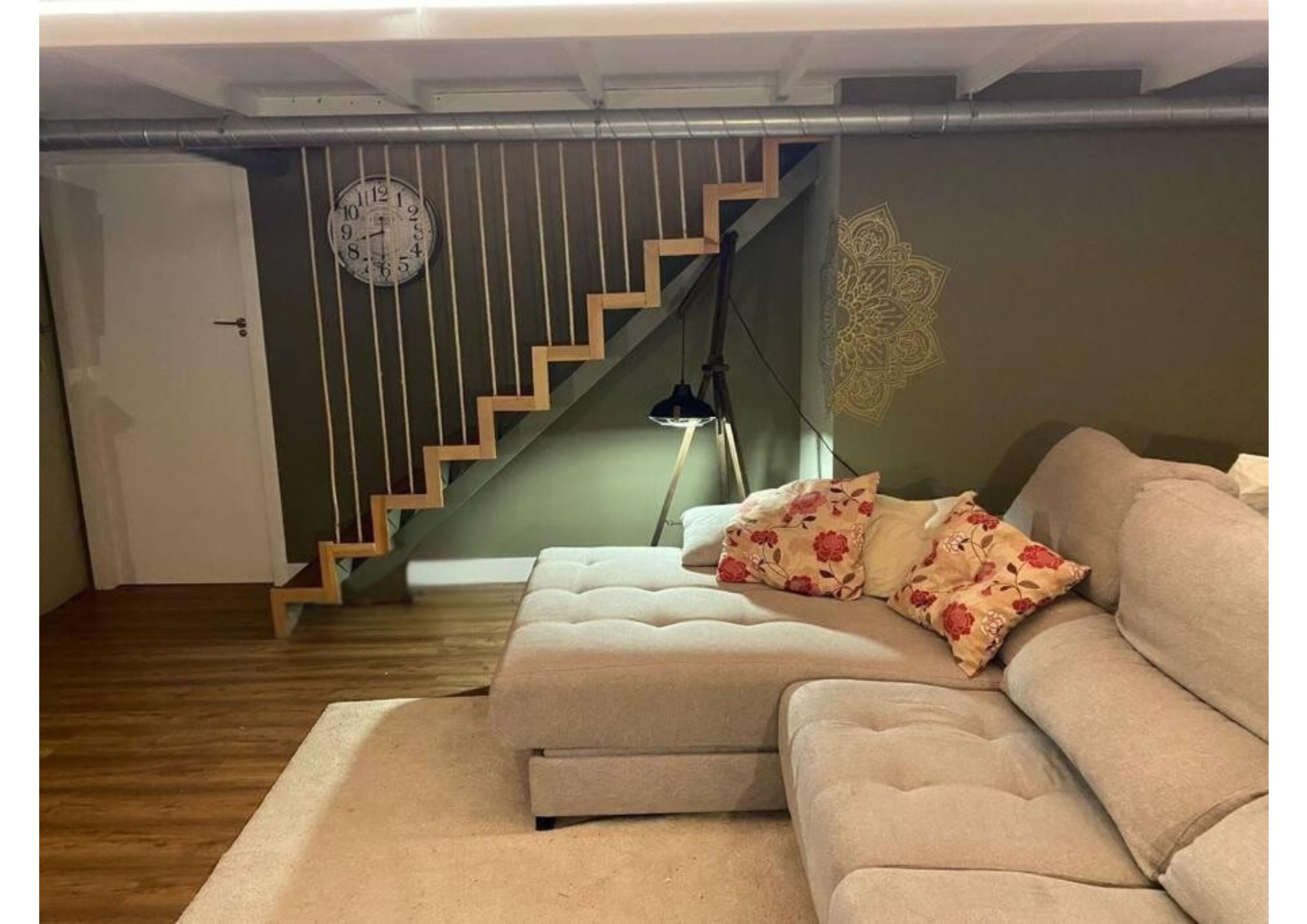 Televisión y chimenea 