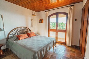 6 habitaciones, tabla de planchar con plancha, wifi y ropa de cama 