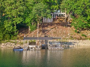 Exterior - Family-Friendly 3-Bedroom Lakefront Getaway on Norris Lake (New Tazewell)