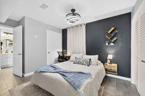 1 habitación, tabla de planchar con plancha, wifi y ropa de cama 