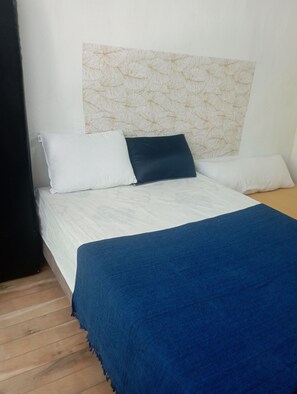 3 makuuhuonetta, silitysrauta/-lauta, Wi-Fi, vuodevaatteet