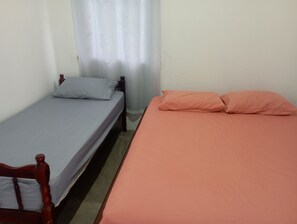 3 makuuhuonetta, silitysrauta/-lauta, Wi-Fi, vuodevaatteet