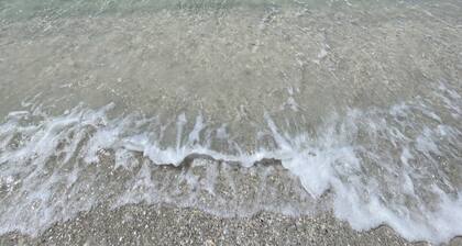 Comfy beach house directly on the Gulf of Mexico/America