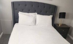 5 soverom, strykejern/-brett, wi-fi (inkludert) og sengetøy