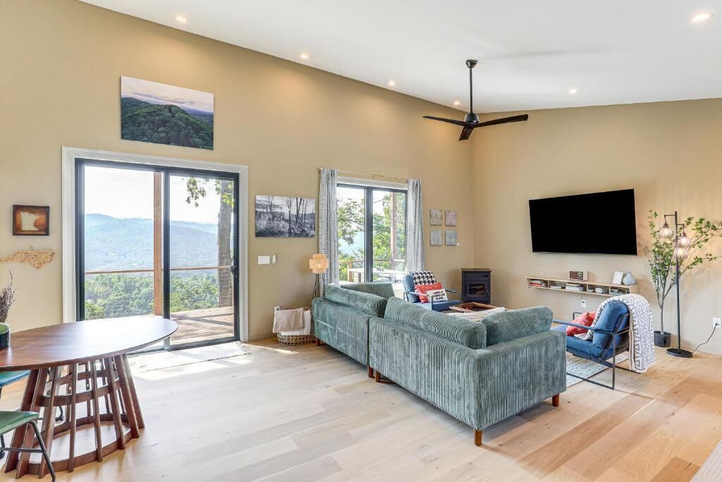 Smart-TV, peis og stereoanlegg